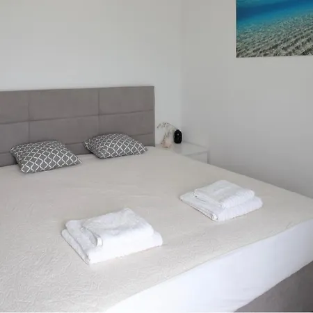 Beachfront Deluxe * Povljana