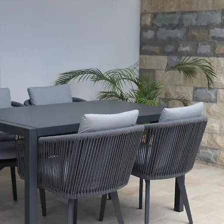 Beachfront Deluxe بوفليانا