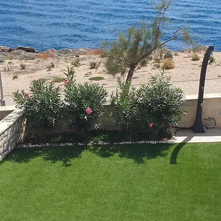 Beachfront Deluxe *