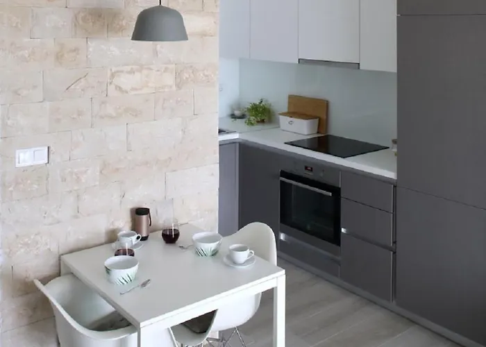 Daire Beachfront Deluxe Povljana