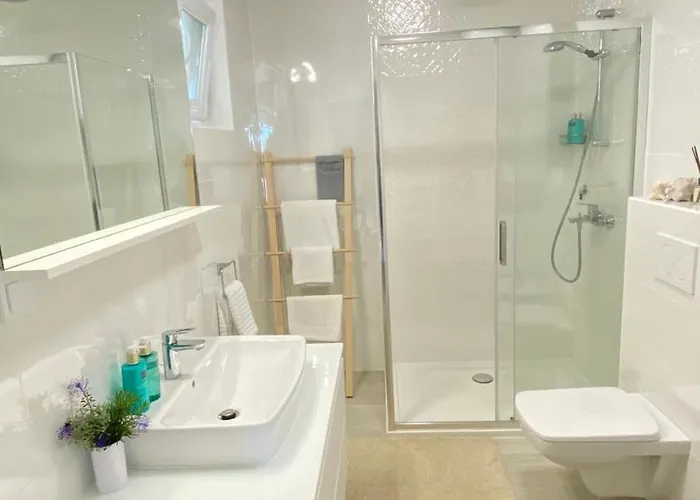 Апартаменты Beachfront Deluxe