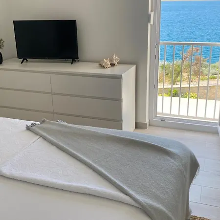 Beachfront Deluxe Apartmán Povljana